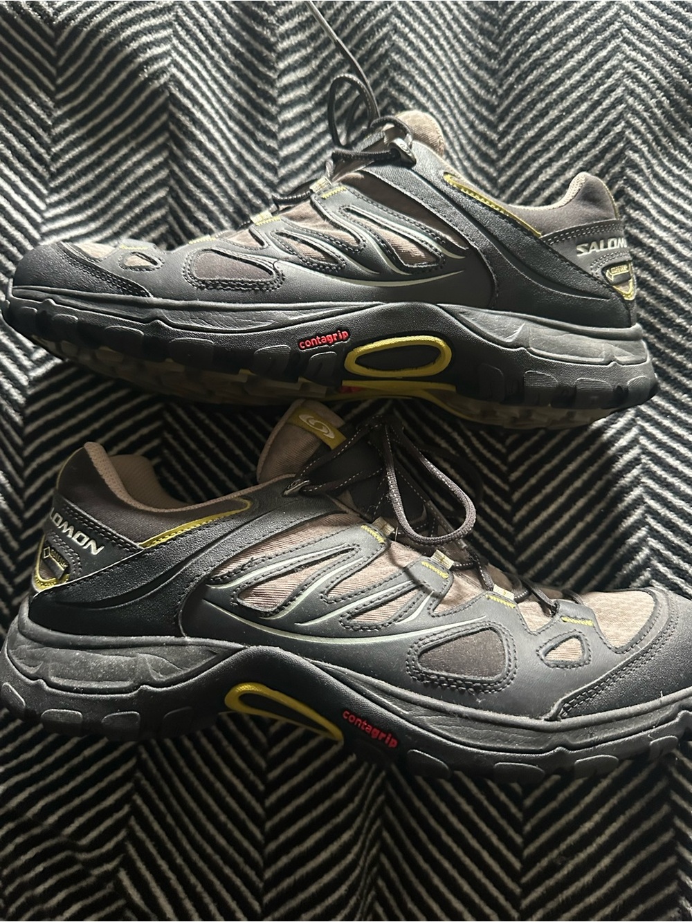 Salomon Men's Black and Yellow Trail Running Gortex Shoes